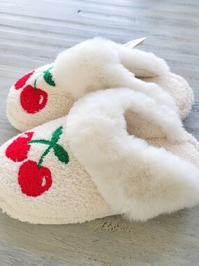 Cream Cherry Faux-Fur Slide Slippers 38-39